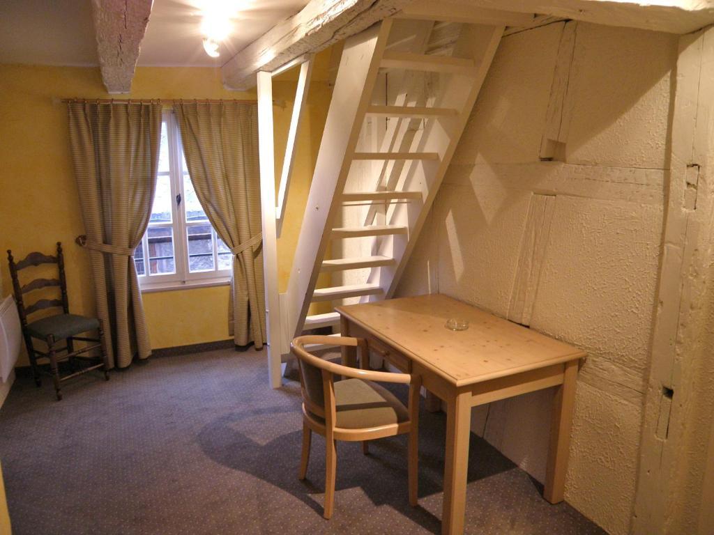 Caveau De L'Ami Fritz Ribeauville  Bilik gambar